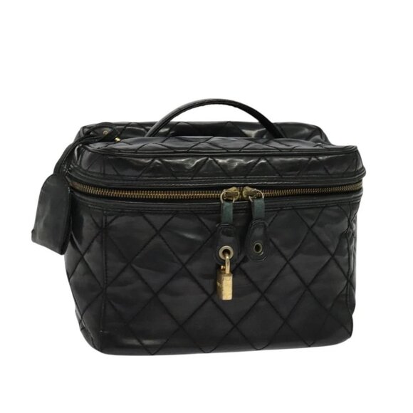 CHANEL Matelasse Vanity Pouch Enamel Black Gold CC Auth - Picture 12 of 16